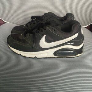 VGC Black / White Nike Air Max - Size W7.5